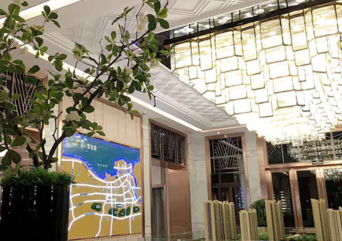 ?？谥醒胧赘蹣侵行脑O計